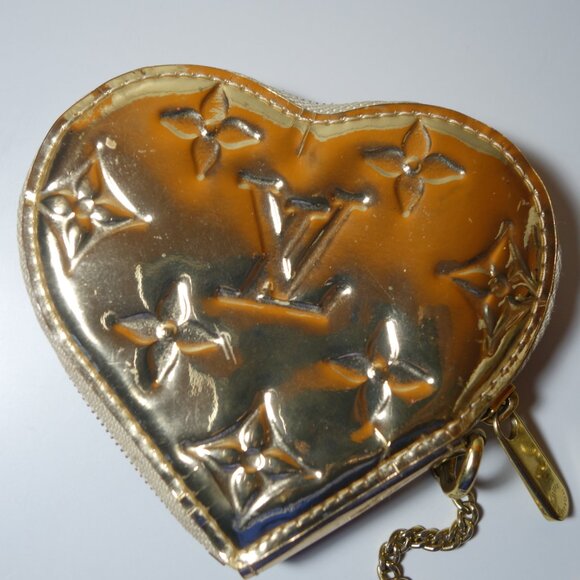 Louis Vuitton Vernis Patent Leather Miroir Heart Coin Purse, Sz 4 in x 4.25 in - Picture 9 of 16